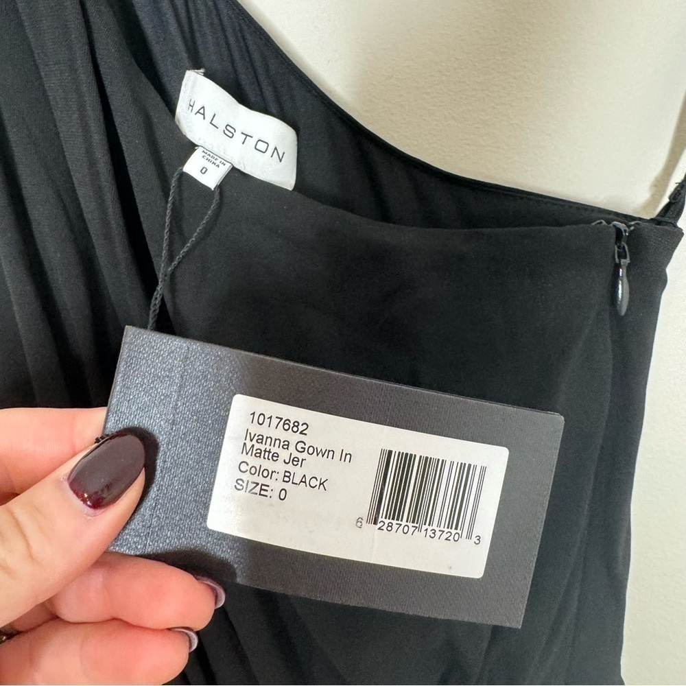 NWT Halston Ivanna Gathered Asymmetric Cut-Out Gown Black Size 0 - Picture 7 of 7